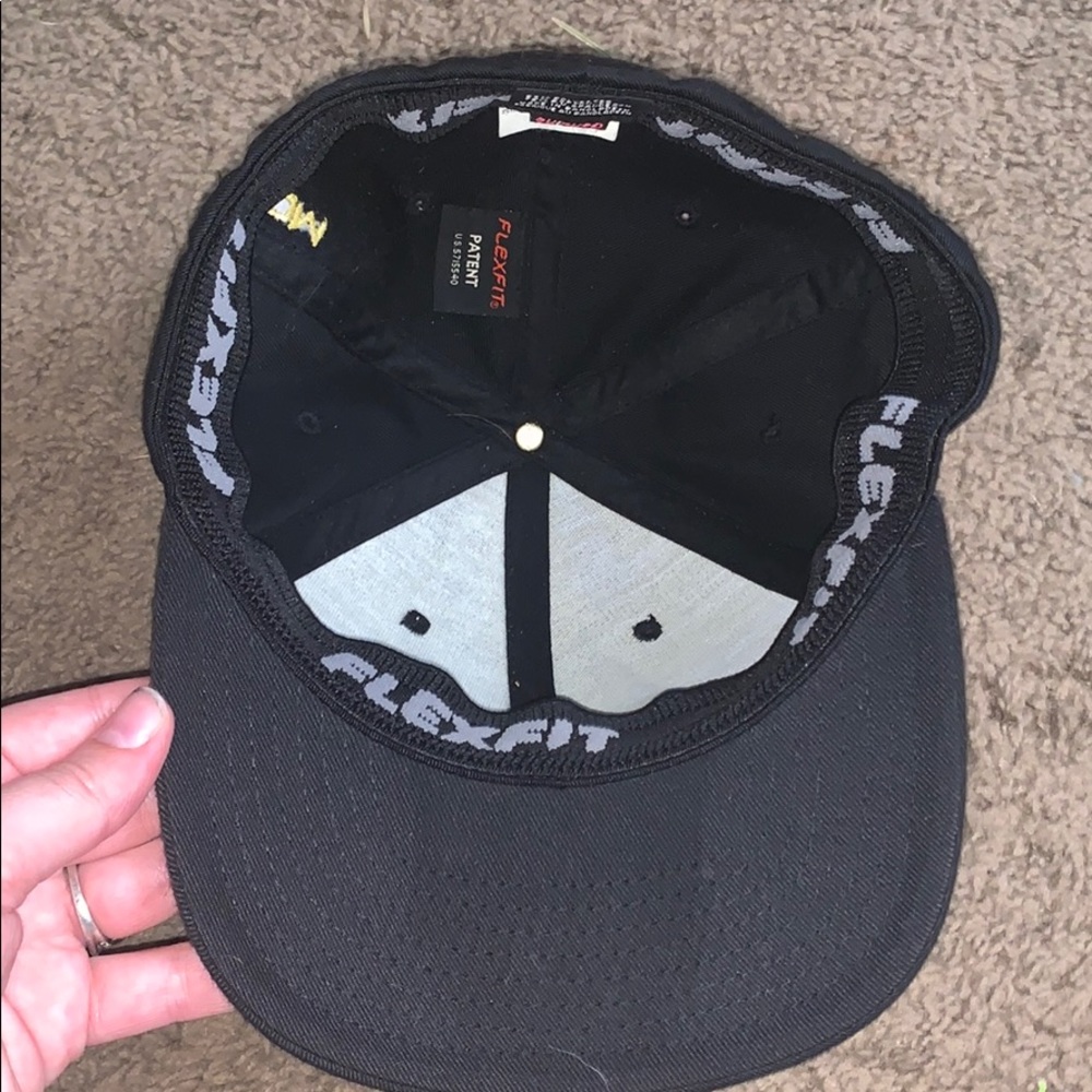 Volcom Hat - Picture 3 of 3